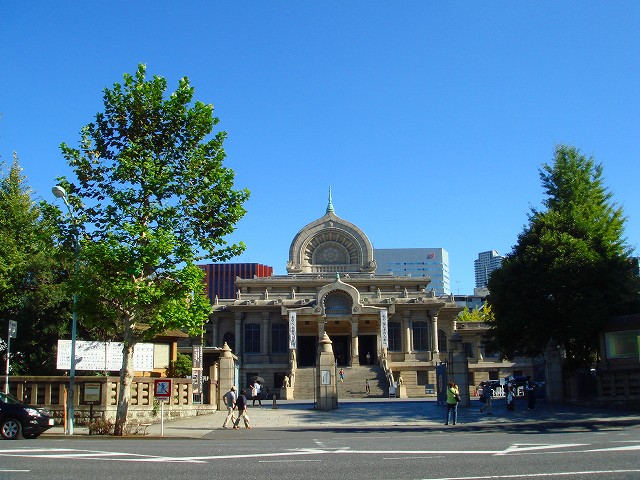現在の築地西本願寺。江戸期の寺領の数分の一の規模になっている。